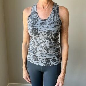 Athleta Momentum seamless grey floral XS tank